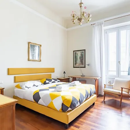 Appartement Guesthost - Stibbert & Statuto Elegant Flat With Balcony *