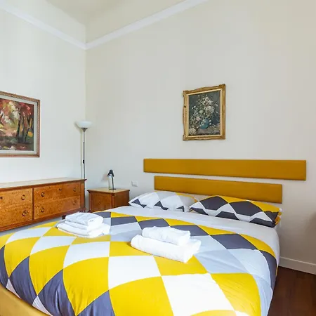 Guesthost - Stibbert & Statuto Elegant Flat With Balcony * Florence