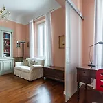 Guesthost - Stibbert & Statuto Elegant Flat With Balcony * Florence