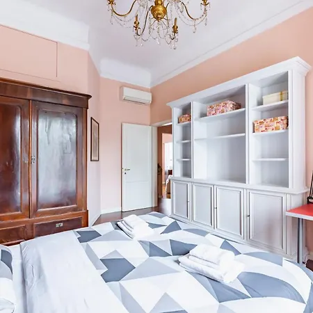 Guesthost - Stibbert & Statuto Elegant Flat With Balcony * 佛罗伦萨