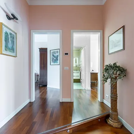 Stibbert & Statuto Elegant Flat With Balcony Apartment