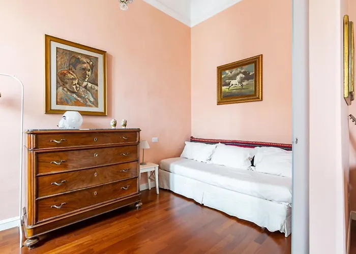 Guesthost - Stibbert & Statuto Elegant Flat With Balcony Апартаменты