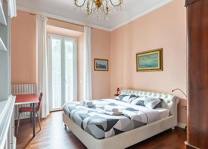 Guesthost - Stibbert & Statuto Elegant Flat With Balcony * Флоренция
