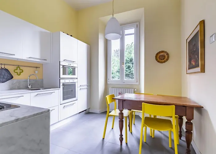 Guesthost - Stibbert & Statuto Elegant Flat With Balcony Апартаменты