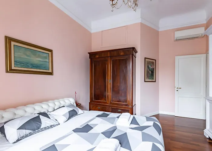 Guesthost - Stibbert & Statuto Elegant Flat With Balcony Апартаменты *