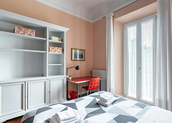 Guesthost - Stibbert & Statuto Elegant Flat With Balcony Апартаменты *