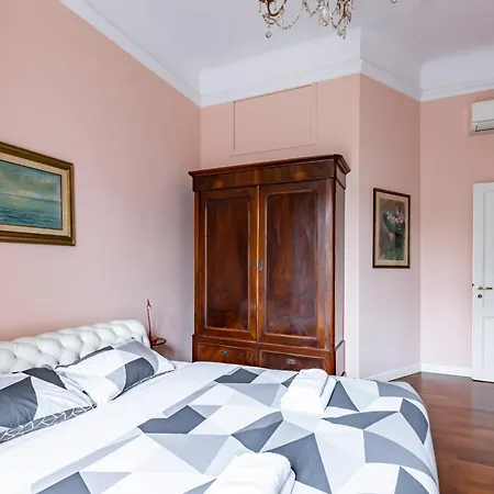 Guesthost - Stibbert & Statuto Elegant Flat With Balcony Appartement *