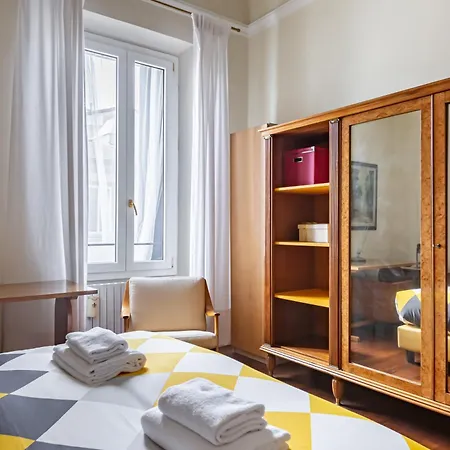 Appartement Guesthost - Stibbert & Statuto Elegant Flat With Balcony *